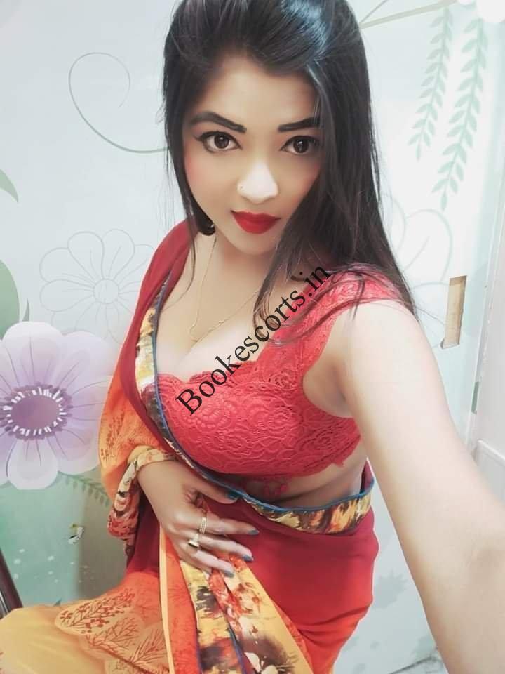 Sexy gamer doll The Squirter💦👅