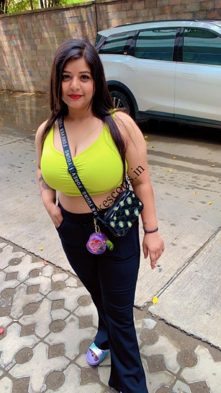 Adhira a 23 years young personality Babai Escort